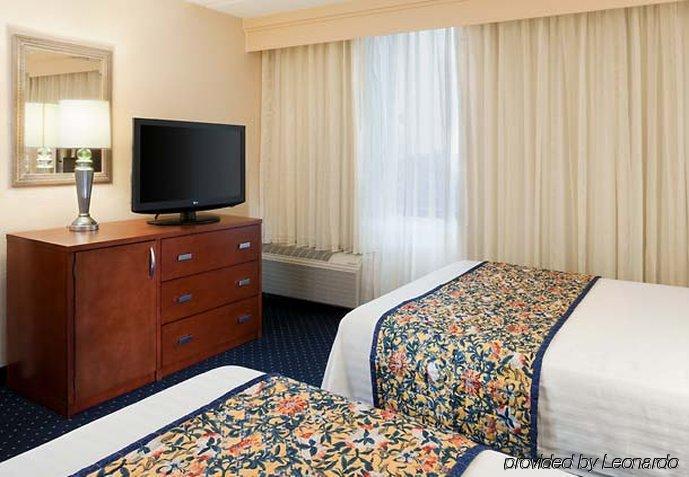 Courtyard Atlanta Northlake Tucker Oda fotoğraf